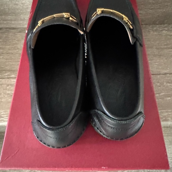 Salvatore Ferragamo men Classic Horsebit style.
High quality Italian craftsman.